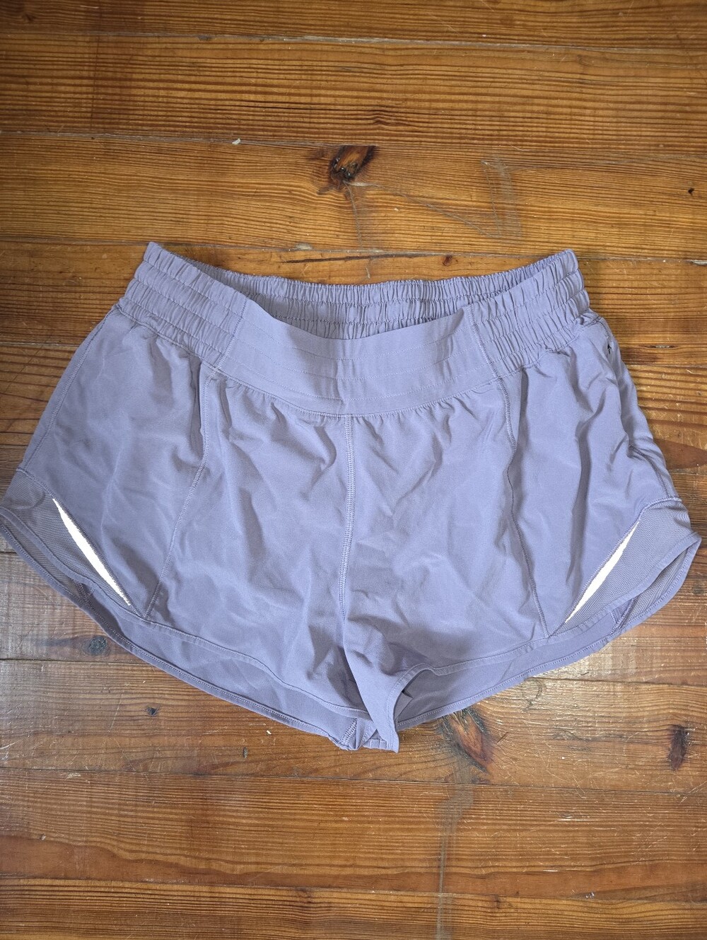 Lululemon Hotty Hot High-Rise Lined Short - Picture 3 of 11